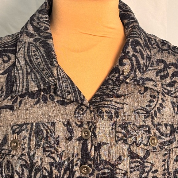 Chicos Silver/Navy Paisley Print Linen Blend Jean Jacket Size 2 - Picture 2 of 7